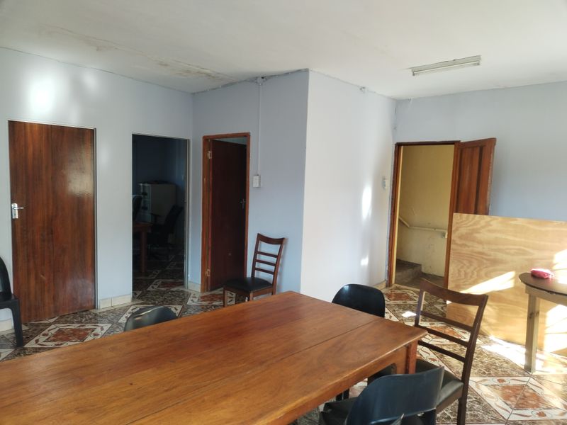 DON'T MISS OUT 9 BEDROOM HOUSE FOR SALE - Photo 7