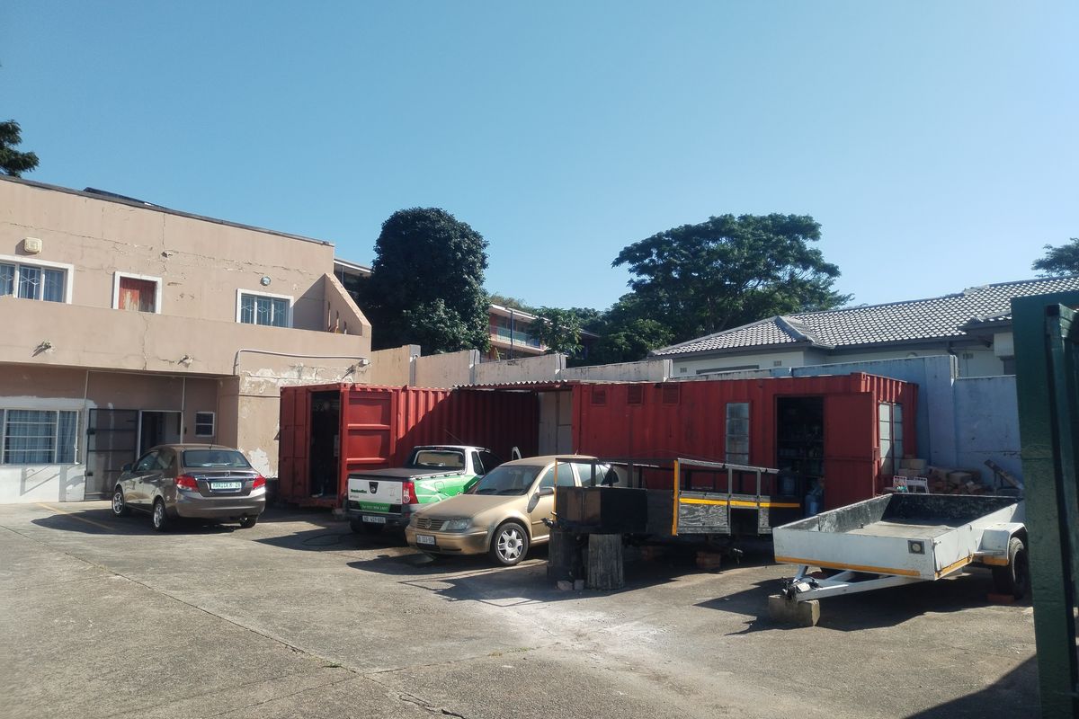 DON'T MISS OUT 9 BEDROOM HOUSE FOR SALE - Photo 3