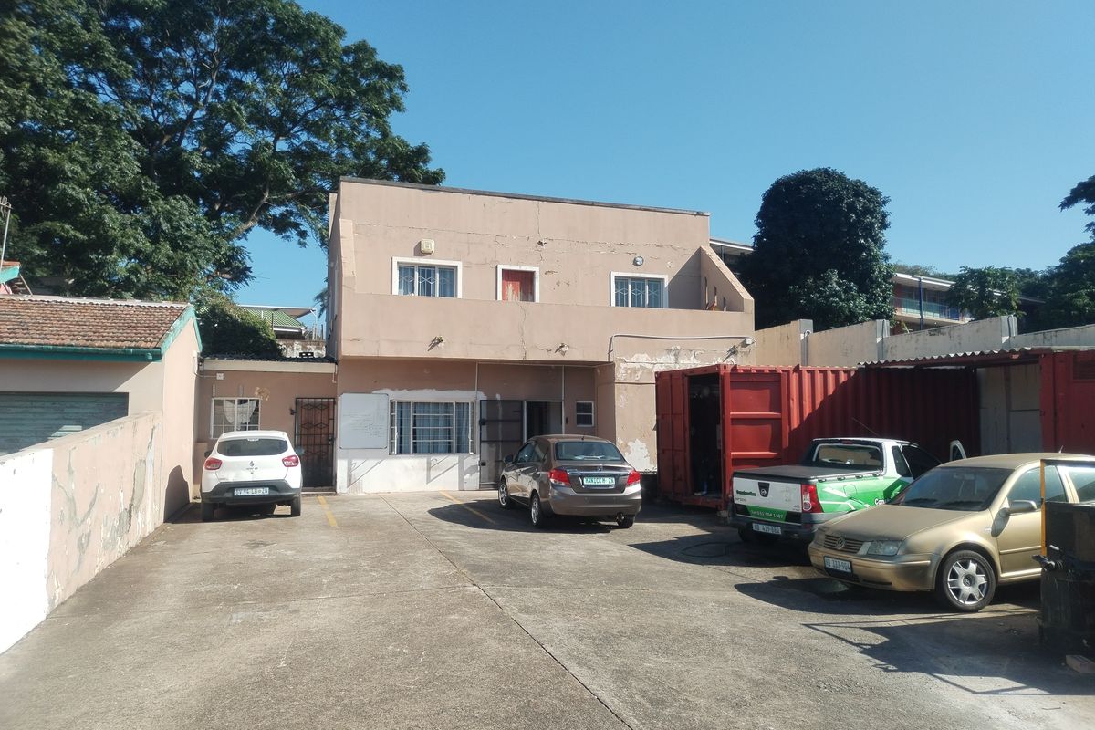 DON'T MISS OUT 9 BEDROOM HOUSE FOR SALE - Photo 2