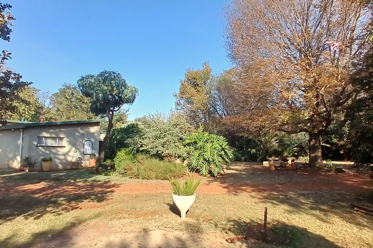 3-Bedroom Home with Workshop, Storeroom & Unfinished Granny Flat on a 2 Ha Smallholding – Tarlton - Photo 2