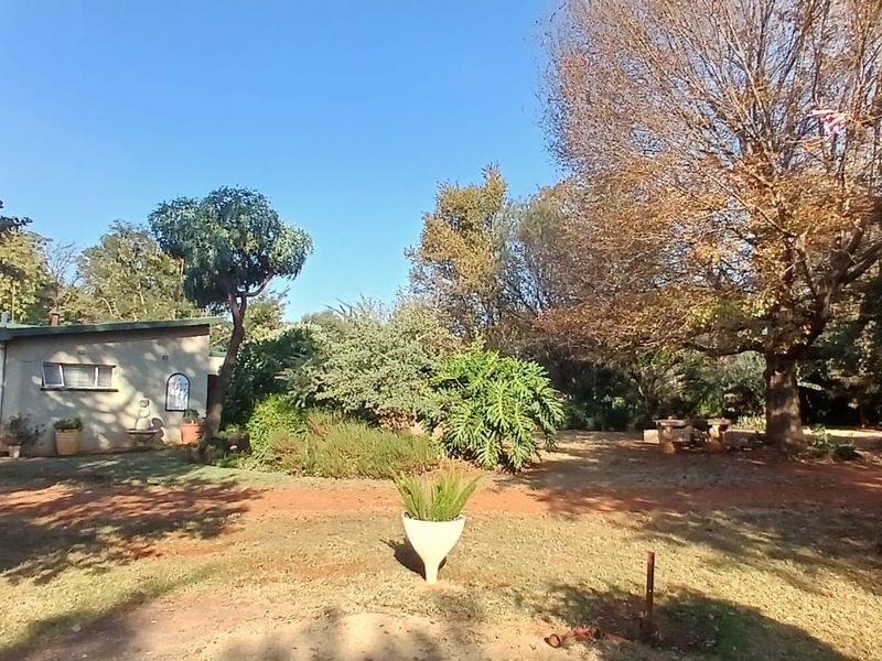 3-Bedroom Home with Workshop, Storeroom & Unfinished Granny Flat on a 2 Ha Smallholding – Tarlton - Photo 2