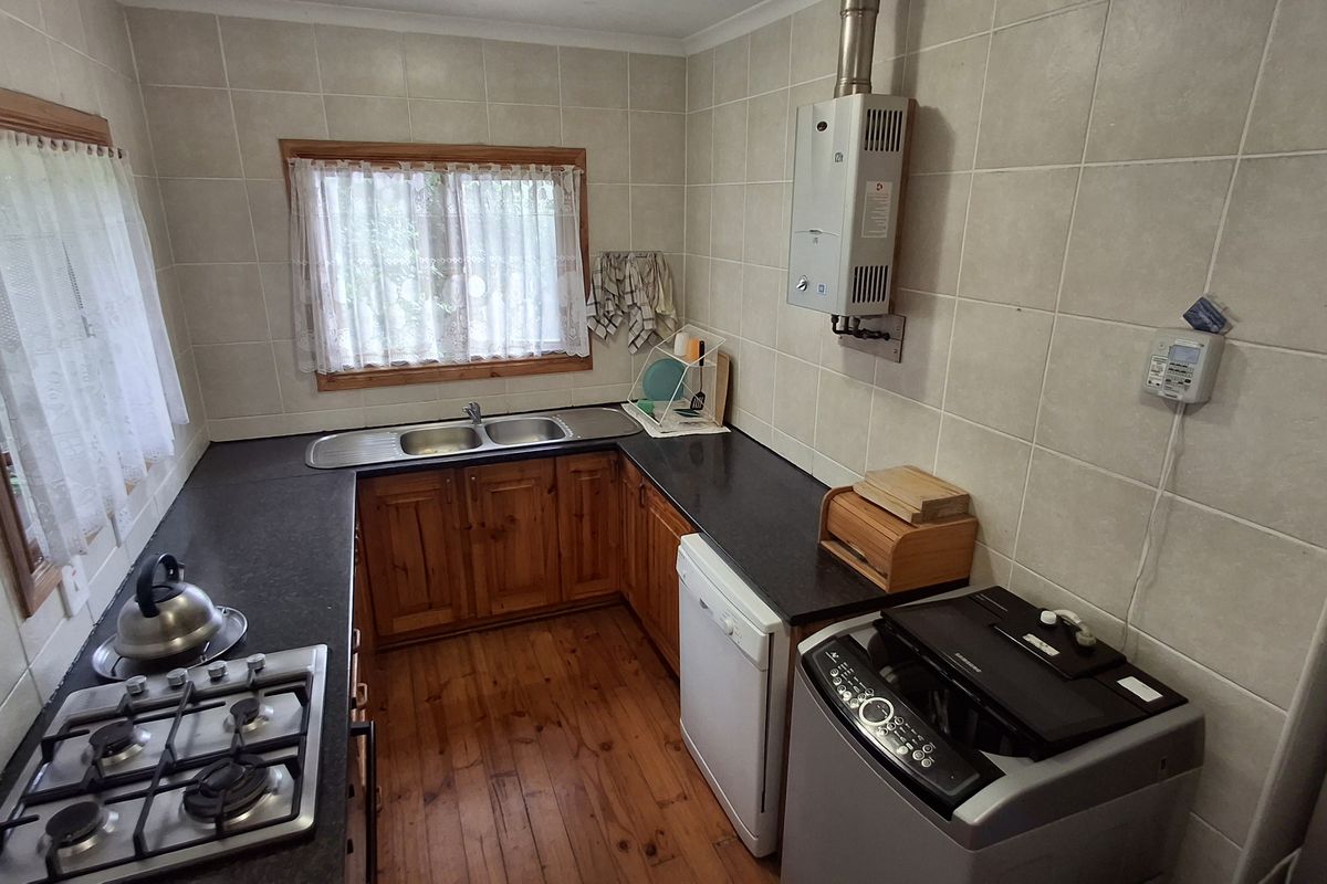 Coastal Living Meets Modern Comfort - Photo 4