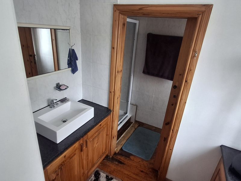 Coastal Living Meets Modern Comfort - Photo 9