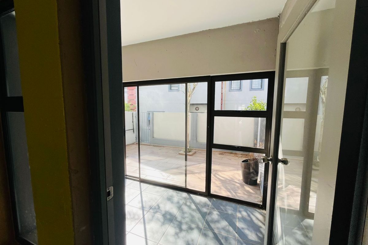 Three Bedroom Apartment for Sale in Honeydew Park. - Photo 4