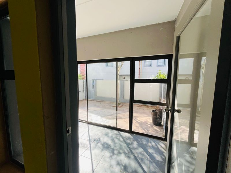 Three Bedroom Apartment for Sale in Honeydew Park. - Photo 4