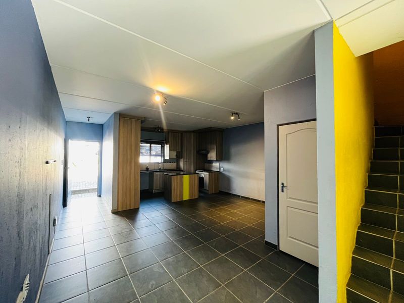 Three Bedroom Apartment for Sale in Honeydew Park. - Photo 9