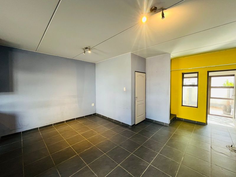 Three Bedroom Apartment for Sale in Honeydew Park. - Photo 6