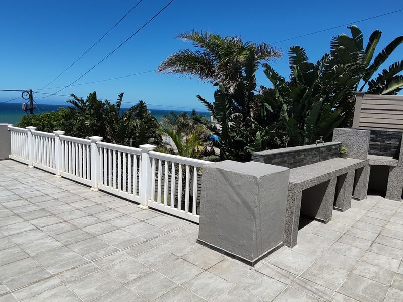 Exceptional Coastal Residence with panoramic Sea Views for sale in Uvongo - Photo 4