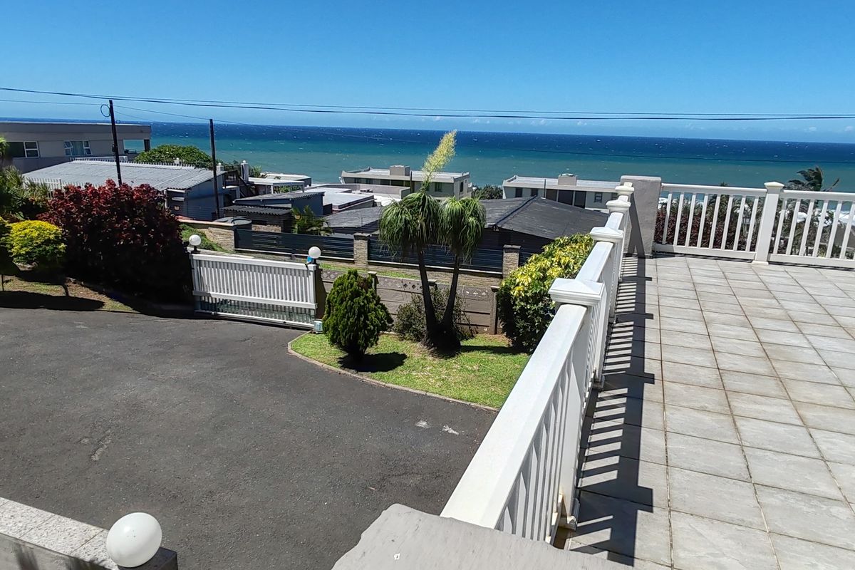 Exceptional Coastal Residence with panoramic Sea Views for sale in Uvongo - Photo 3