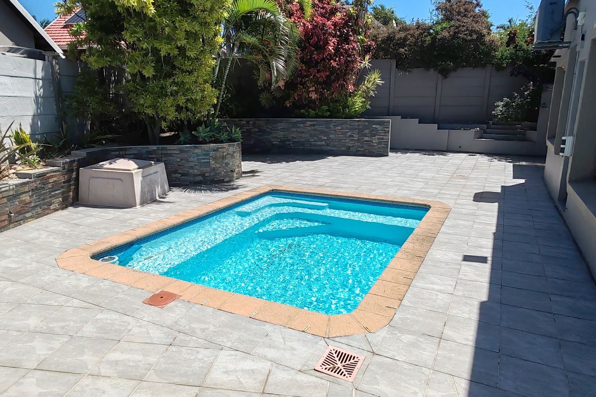 Exceptional Coastal Residence with panoramic Sea Views for sale in Uvongo - Photo 5