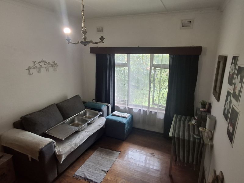 Family Home in the Heart of Port Edward - Photo 7