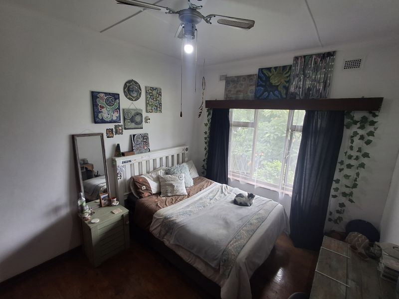 Family Home in the Heart of Port Edward - Photo 10