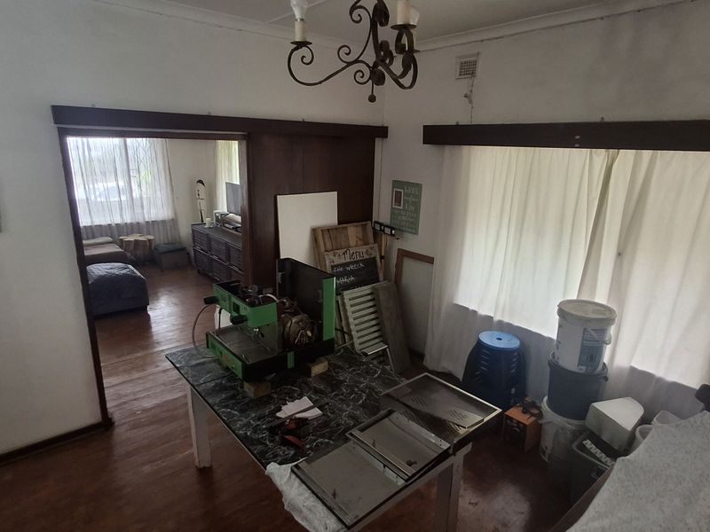 Family Home in the Heart of Port Edward - Photo 6