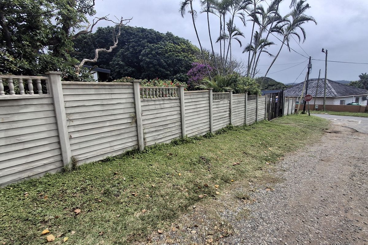 Family Home in the Heart of Port Edward - Photo 2