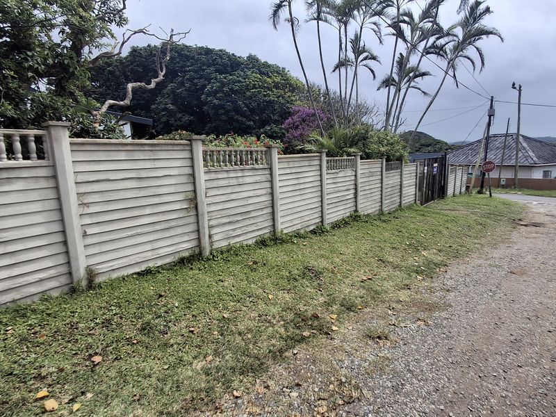 Family Home in the Heart of Port Edward - Photo 2