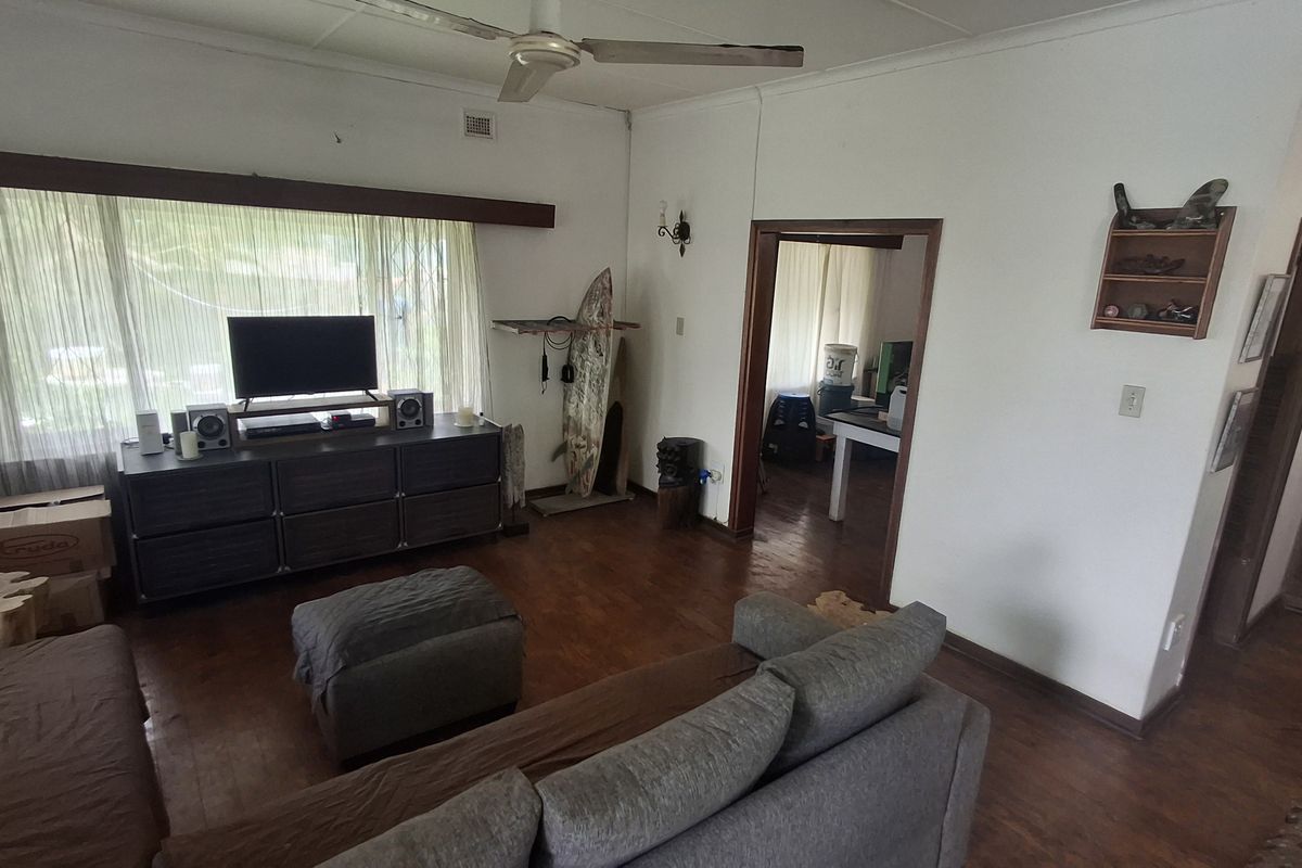 Family Home in the Heart of Port Edward - Photo 5