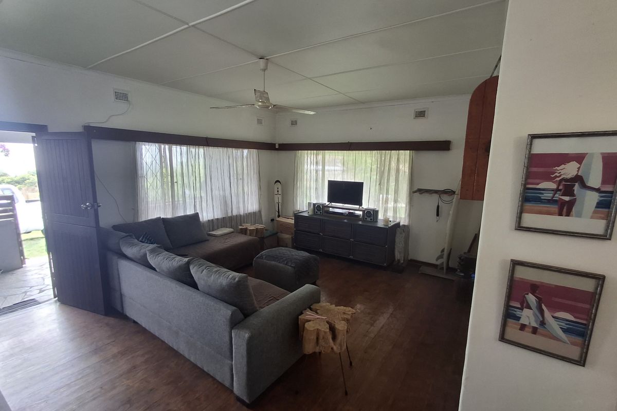 Family Home in the Heart of Port Edward - Photo 4