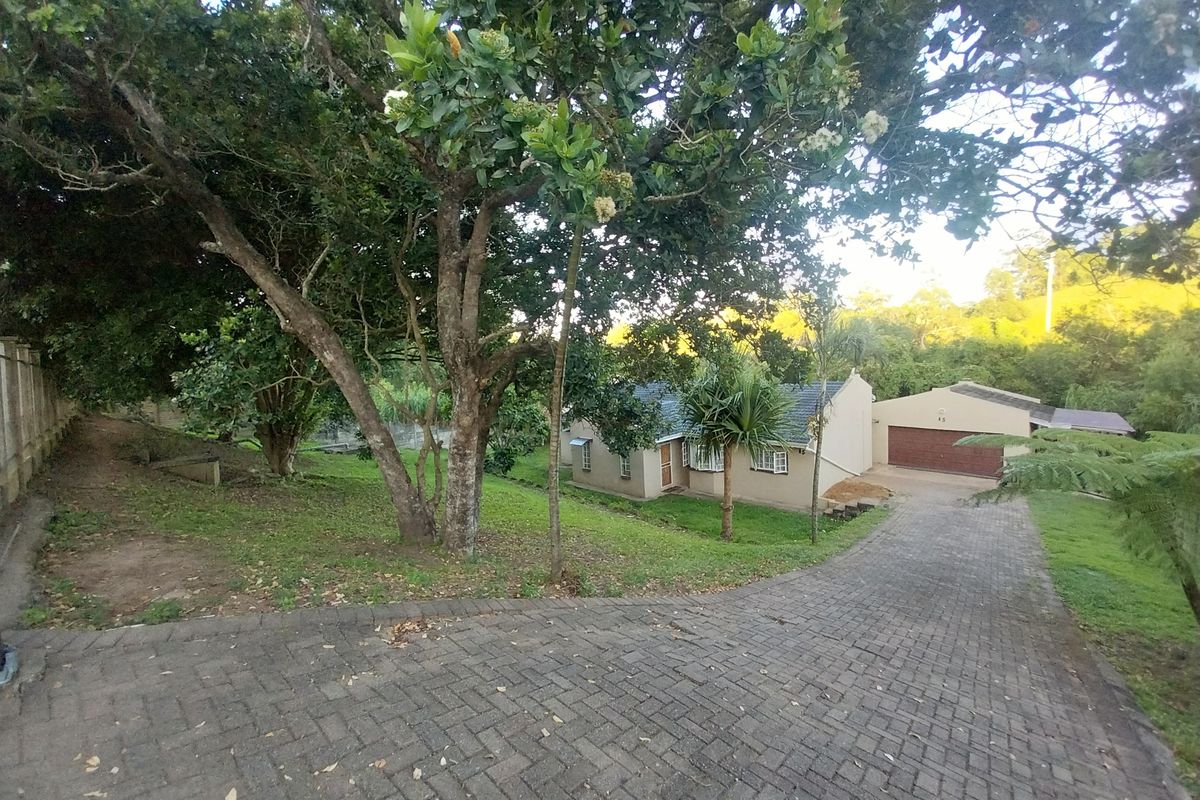 🏡 Spacious 6-Bedroom Family Home with Excellent Entertainment and Security Features - Photo 3