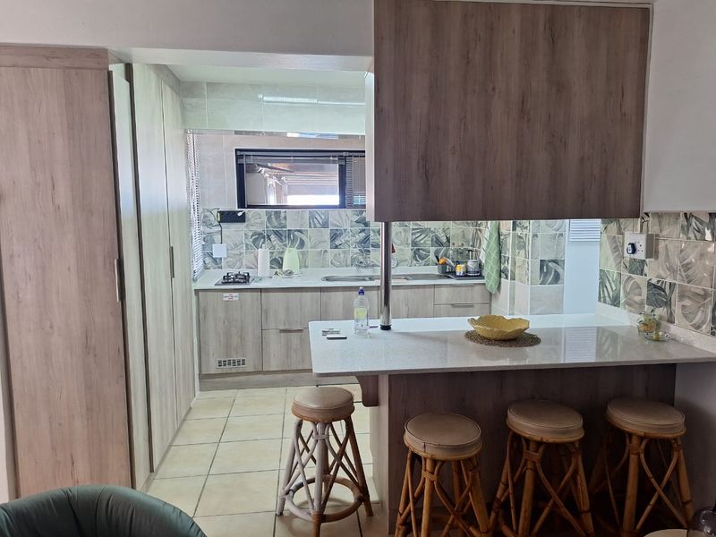 4 Bedroom Coastal Gem with amazing seaview, for sale in Manaba  Beach - Photo 2