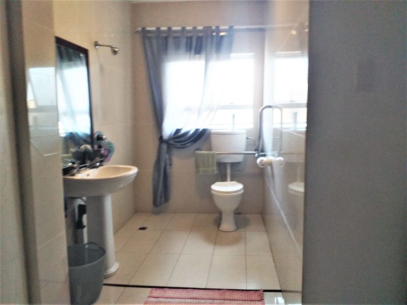 Apartment Rental Monthly In Amanzimtoti - Photo 9