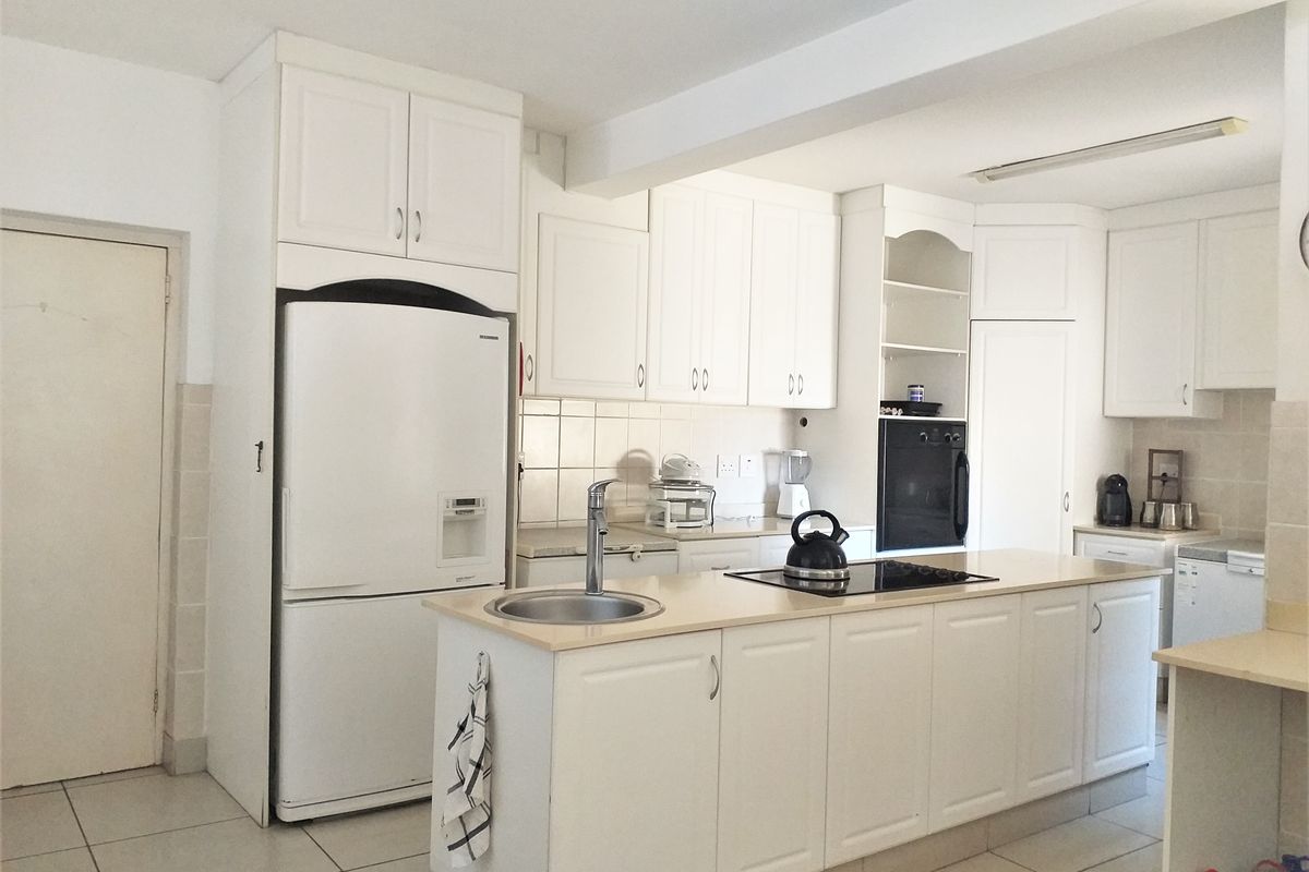 Apartment Rental Monthly In Amanzimtoti - Photo 2