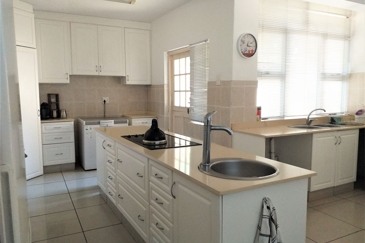Apartment Rental Monthly In Amanzimtoti - Photo 3