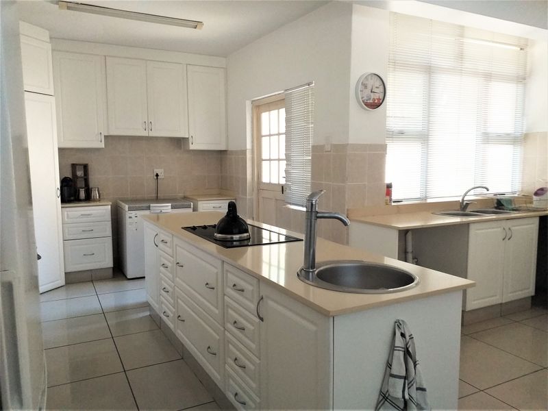 Apartment Rental Monthly In Amanzimtoti - Photo 3