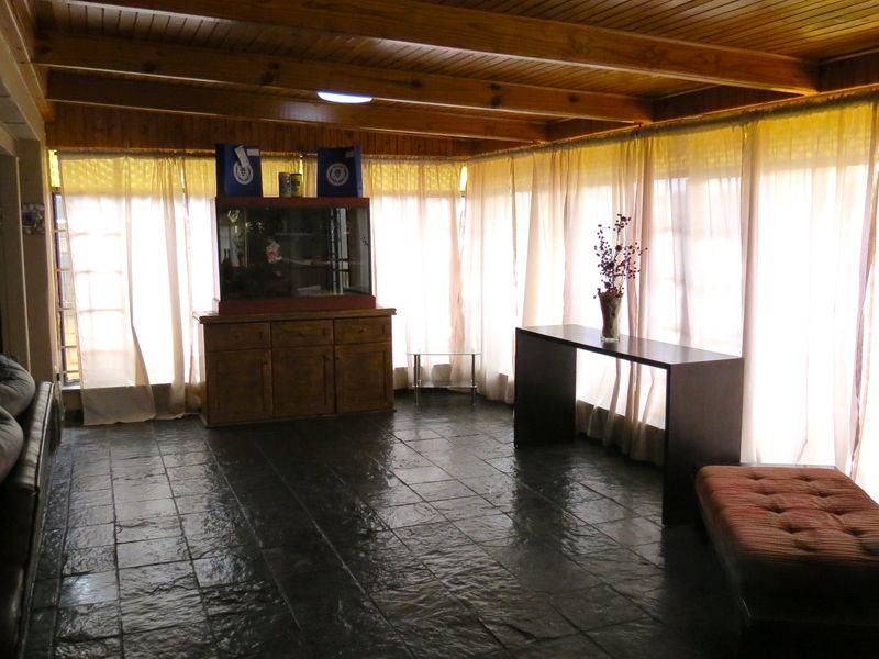 Charming 4-Bedroom Family Home with Income-Generating Flatlet - Photo 4