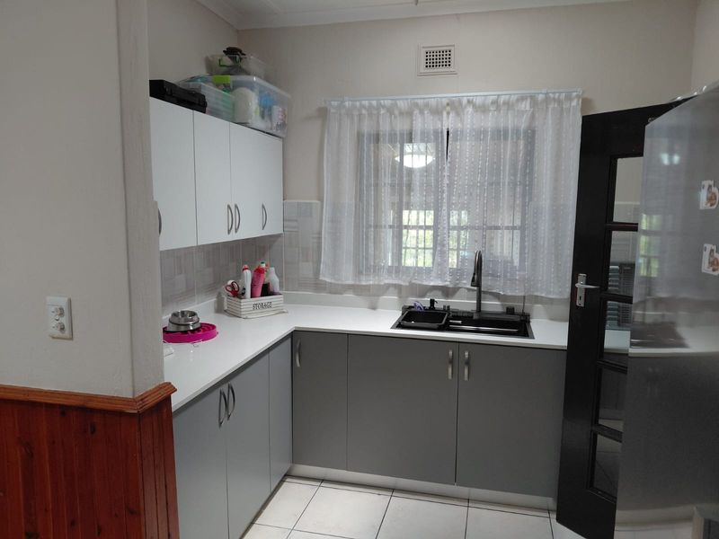 Spacious Family Home with Versatile Work from Home Options in Prime Coastal Location Ramsgate - Photo 7