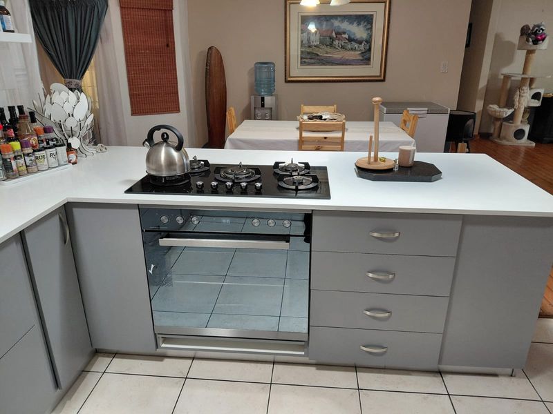 Spacious Family Home with Versatile Work from Home Options in Prime Coastal Location Ramsgate - Photo 5