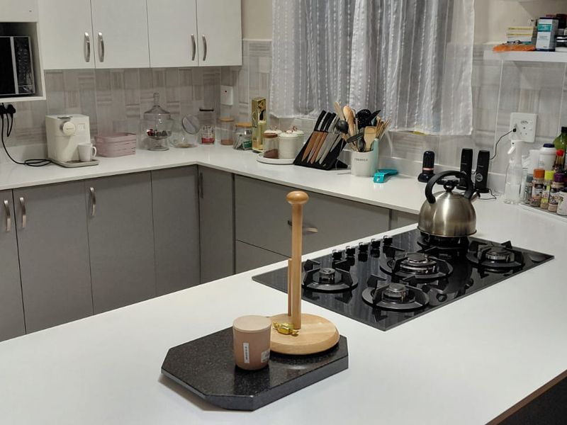 Spacious Family Home with Versatile Work from Home Options in Prime Coastal Location Ramsgate - Photo 4