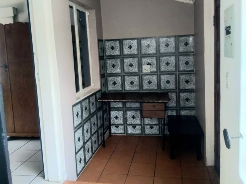 Neat Garden Flatlet to Rent in Krugersdorp North - Photo 4