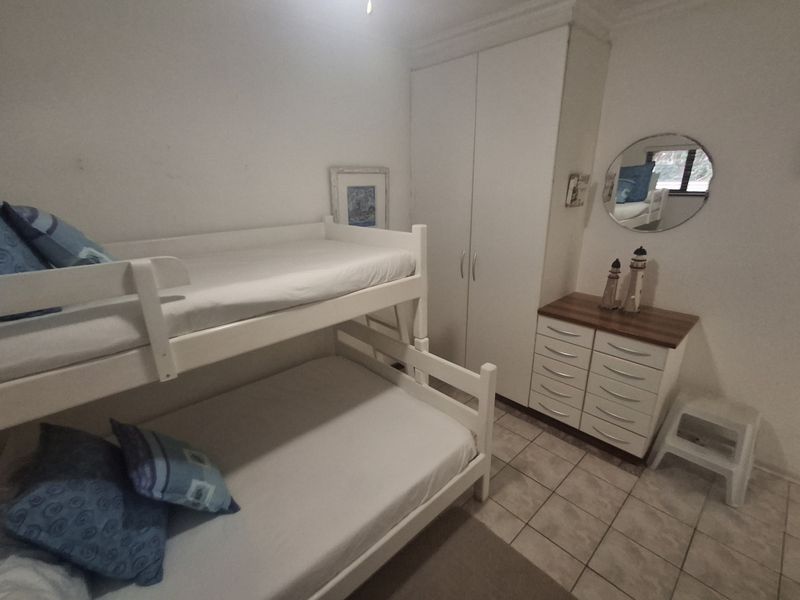 Beachfront Ground Floor Gem - Photo 10