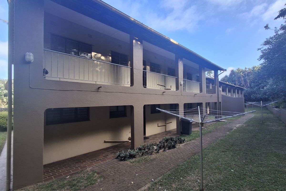 Beachfront Ground Floor Gem - Photo 2