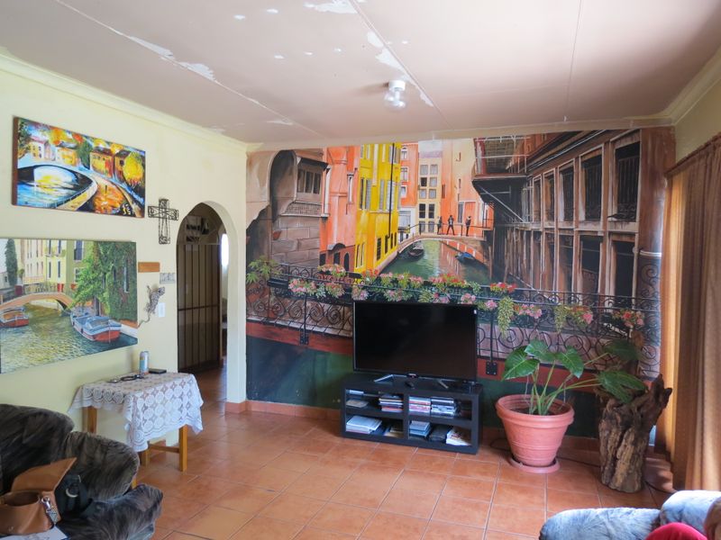 4 Bedroom Family Home with Pool & Lapa for Sale in Mindalore Ext. 1 - Photo 8