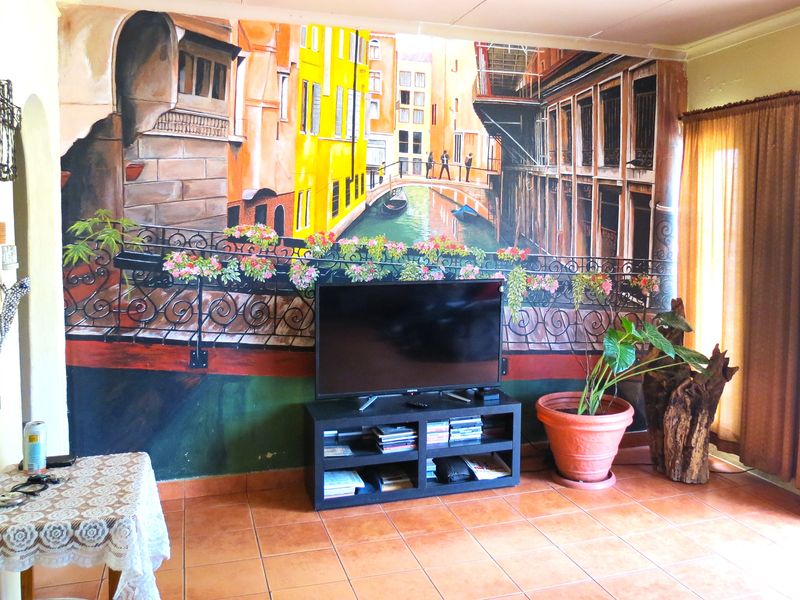 4 Bedroom Family Home with Pool & Lapa for Sale in Mindalore Ext. 1 - Photo 6