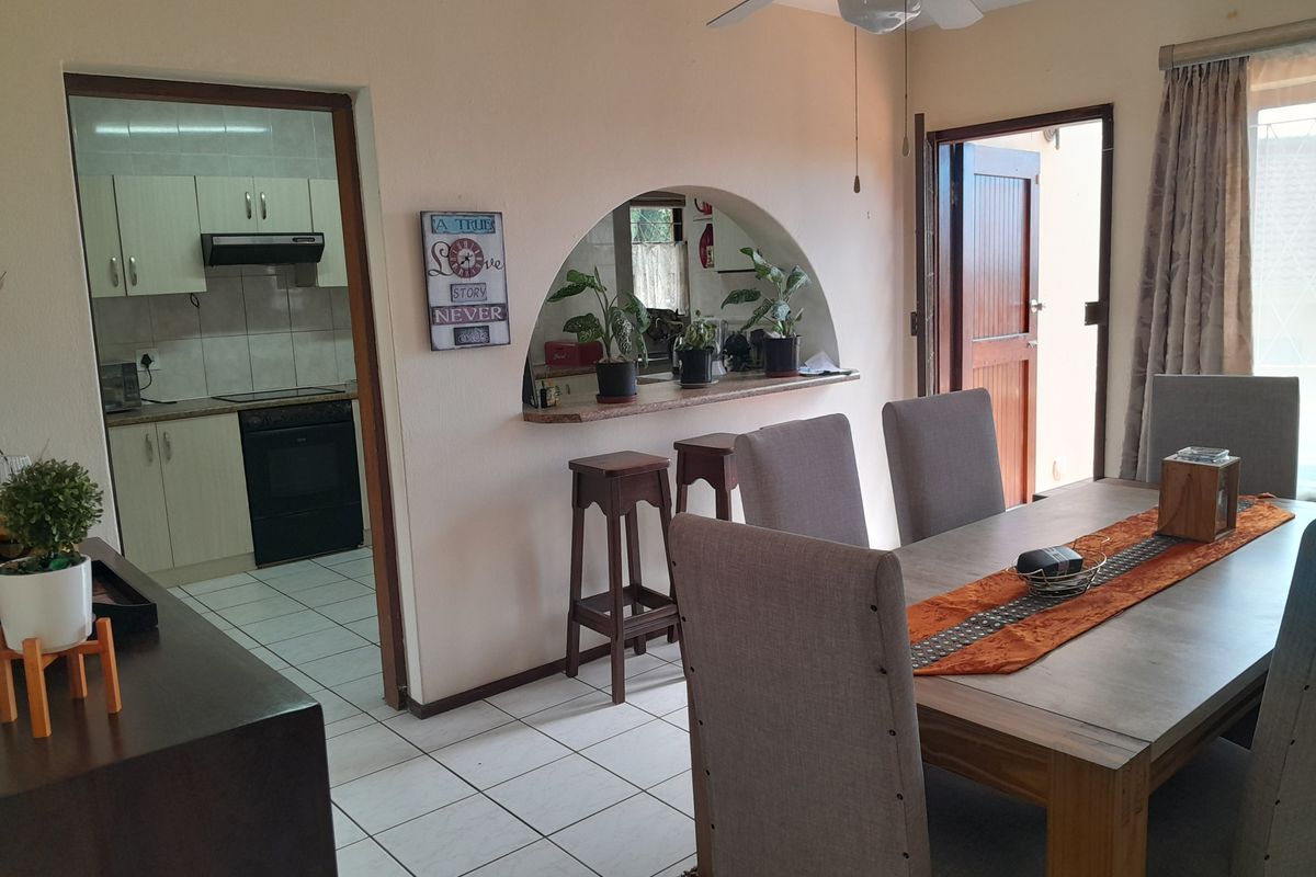 Stunning 4 Bedroom Family Home with Breathtaking Sea Views - Photo 4