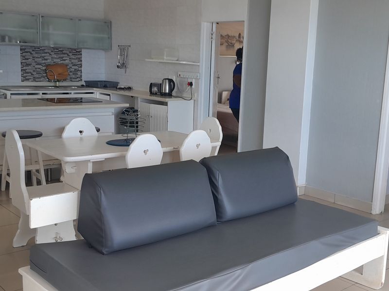 2 Bedroom Beachfront Apartment - Photo 6