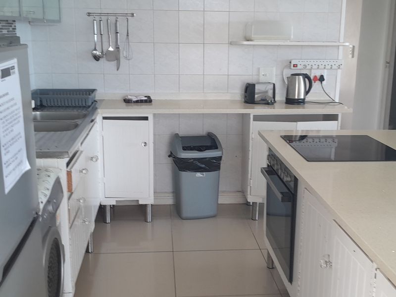 2 Bedroom Beachfront Apartment - Photo 3