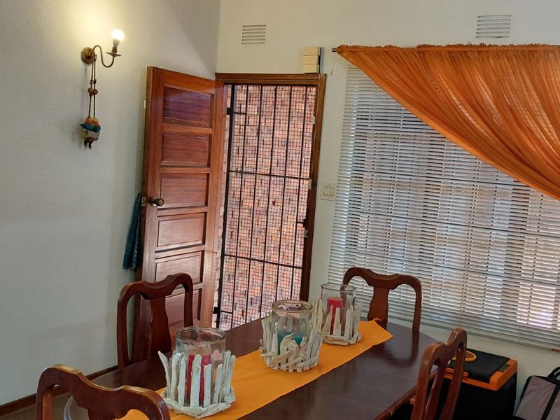 Coastal Living at Its Finest – Secure, Pet-Friendly Complex with Distant Sea Views (No Stairs) - Photo 7