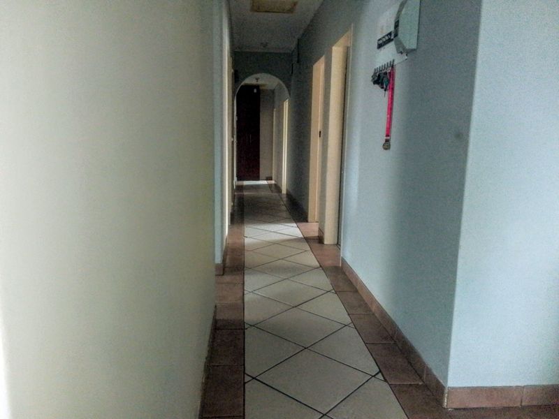 Charming 4-Bedroom Home with Spacious Yard and Extra Features - Photo 8