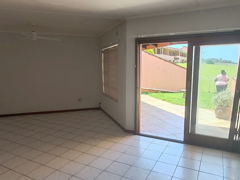 Charming Coastal Home with Sea Views and Pool – Uvongo, Margate - Photo 2