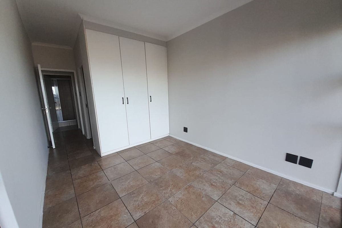 Apartment Rental Monthly In Kingsburgh - Photo 5