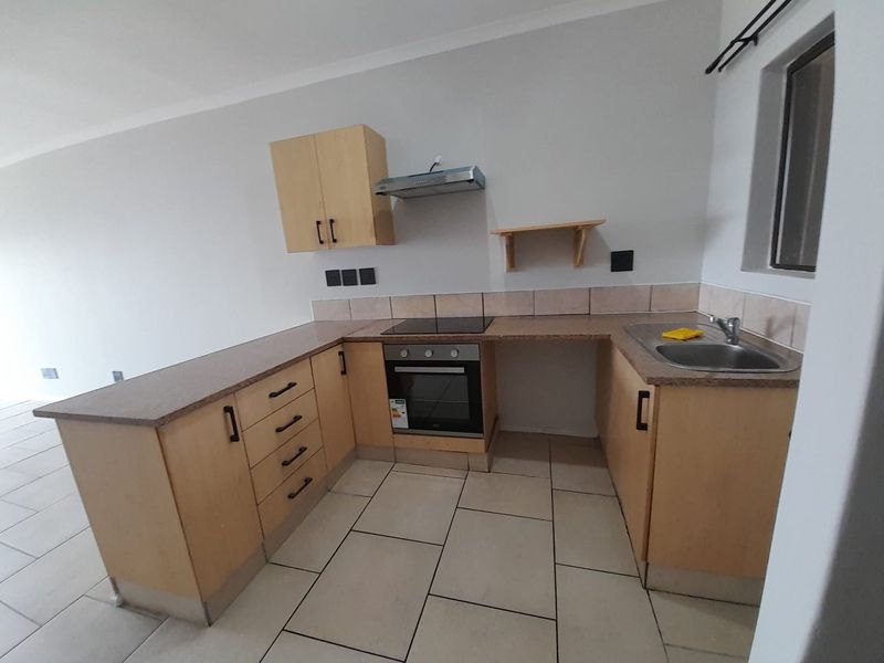 Apartment Rental Monthly In Kingsburgh - Photo 3