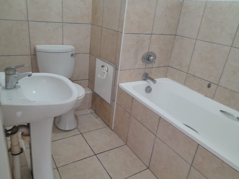 Apartment Rental Monthly In Kingsburgh - Photo 6