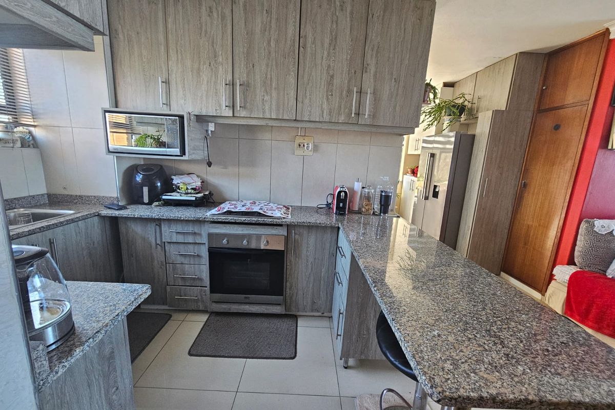 **Holiday or Retirement? Experience It in Style!** - Photo 2