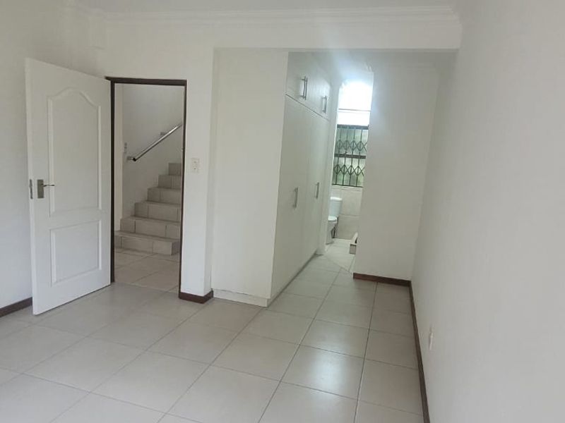 DIRECT ACCESS O AMANZIMTOTI MAIN BEACH - Photo 8