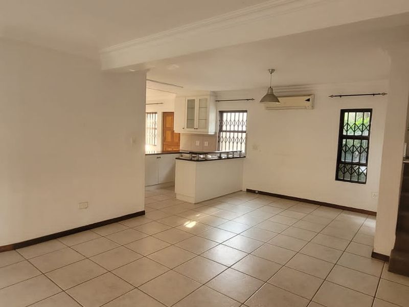 DIRECT ACCESS O AMANZIMTOTI MAIN BEACH - Photo 3