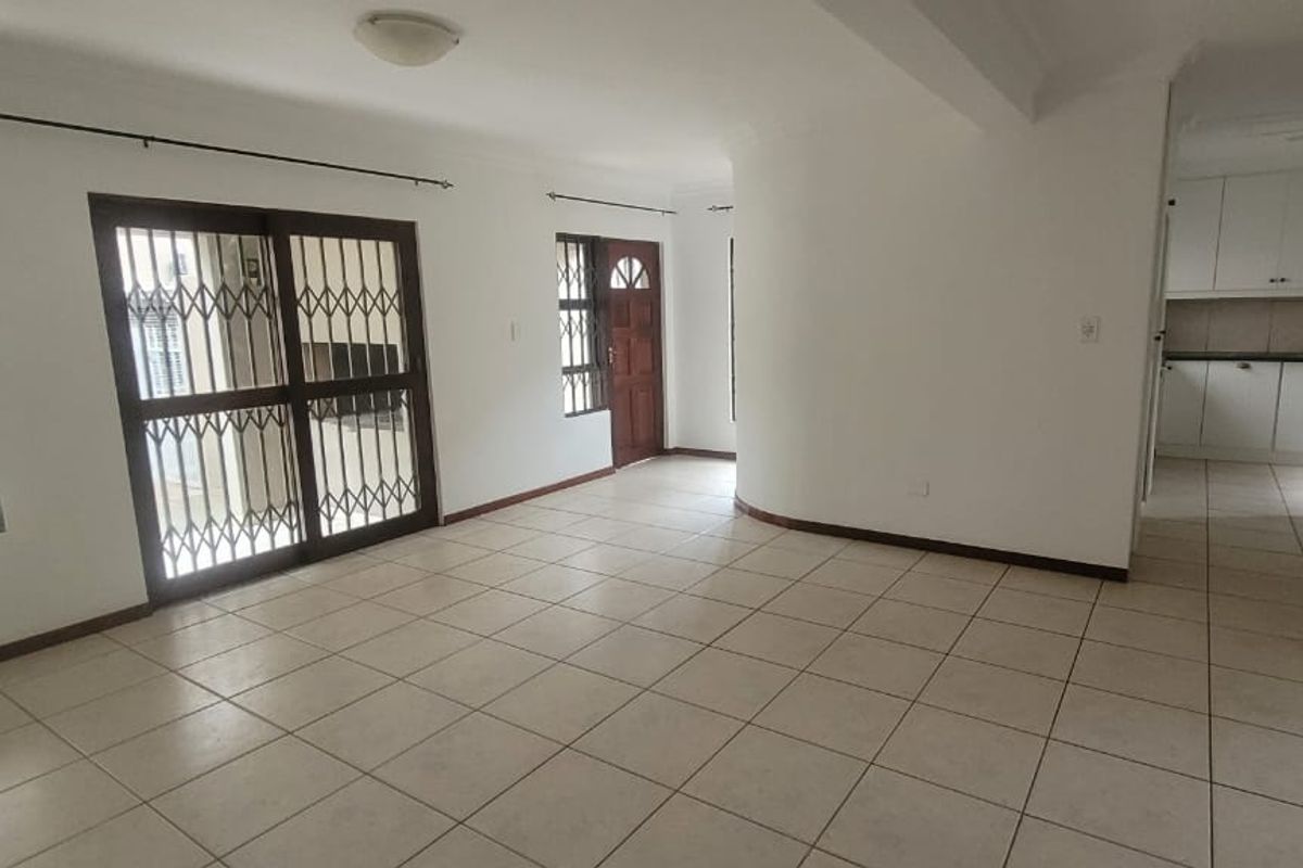 DIRECT ACCESS O AMANZIMTOTI MAIN BEACH - Photo 4