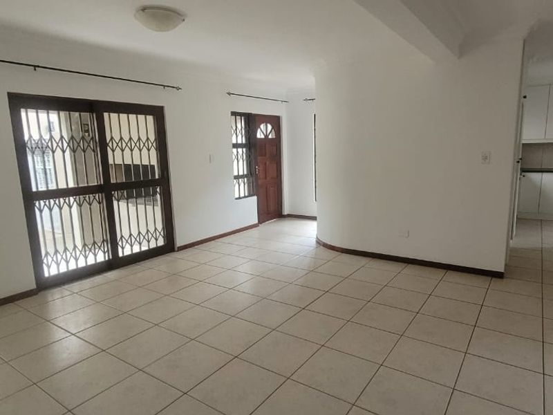 DIRECT ACCESS O AMANZIMTOTI MAIN BEACH - Photo 4
